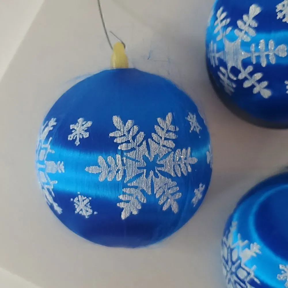 Essex Franke Vintage Silk Unbreakable Ornaments Blue White Snowflakes Set of 5